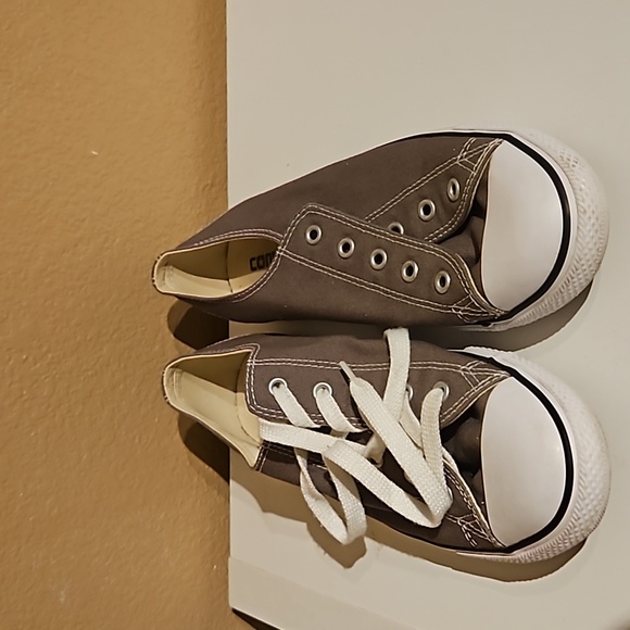 Great condition low top gray converse - Picture 4 of 6